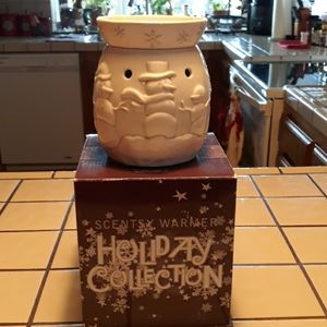 Scentsy Holiday Collection Warmer